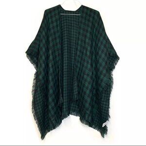 Andrée By Unit Black & Green Plaid buffalo Acrylic Shawl Poncho cardigan fringed